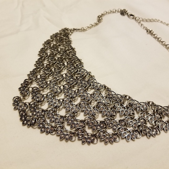 Crystal Bib Necklace in Intertwined Flower Pattern - Picture 2 of 3